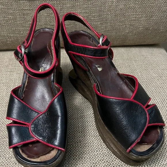 Vintage clothespin shoes. - Picture 11 of 16